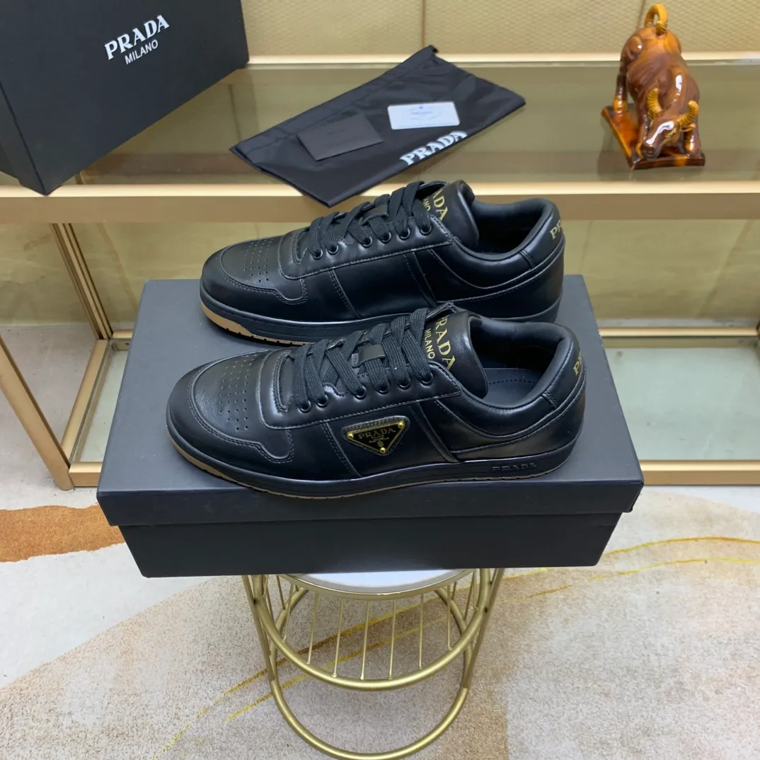 💰660.巜PRADA》Prada: Top 🔝purchasing agent🔍🔍The latest men’s counters are on sale simultaneously, high-quality original calfskin imported from Italy 🇮🇹. Brand logo* (prominent·high-end·noble·class·) exquisite workmanship (imported from Italy🇮🇹 Sole: Original sole provided by the original factory, ⚠️exclusive double-layer activity, TPR rubber, combination outsole; super comfortable, wear-resistant, non-slip, environmentally friendly🌳🌳🌳, real shot🎬The real thing is more beautiful🔍🔍 (high quality, follow the order) code number 38 to 44 (.45 customized)